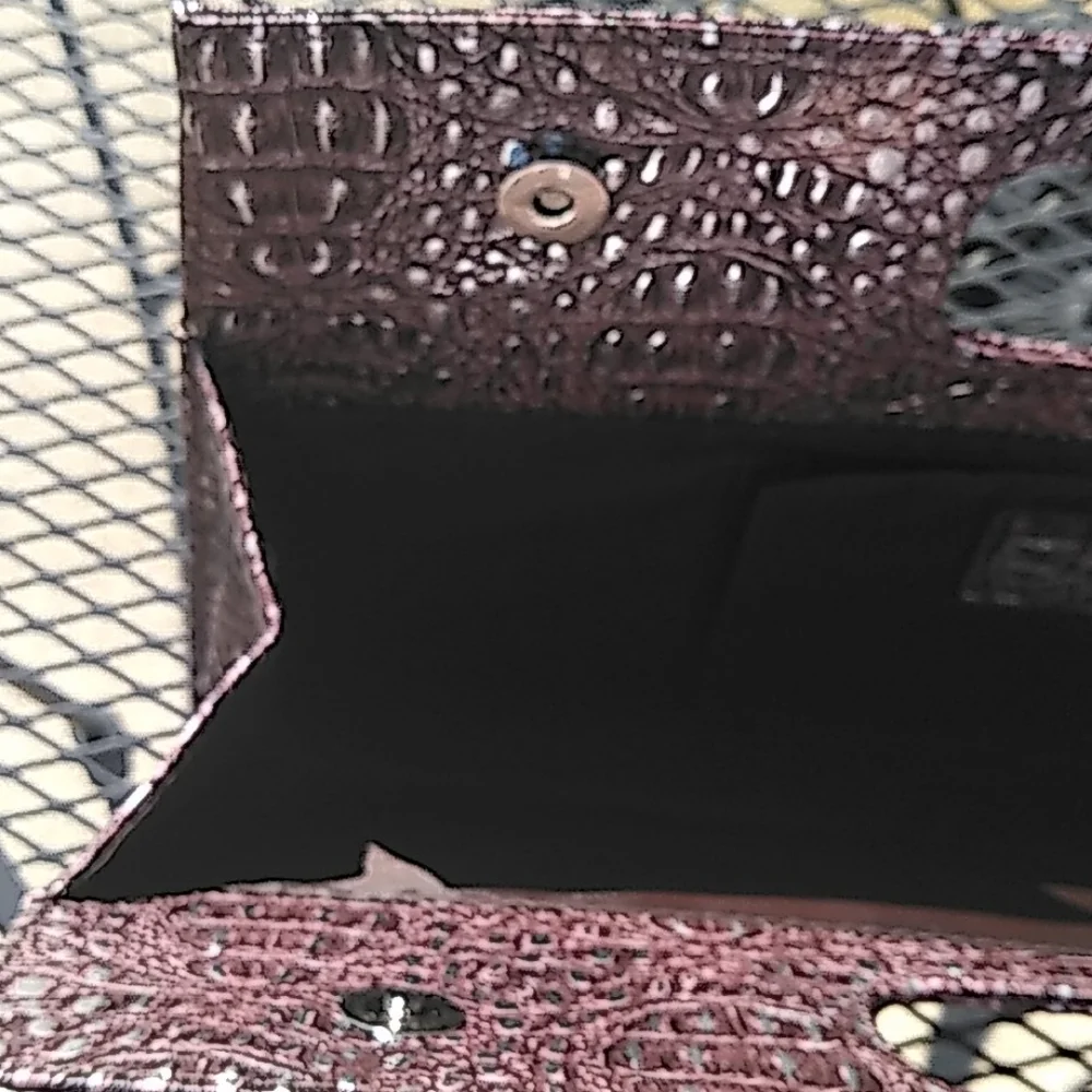 Faux crocodile clutch‎